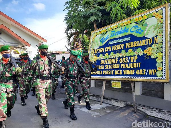 Suasana Rumah Duka Korban Helikopter TNI AD yang Jatuh di Kendal