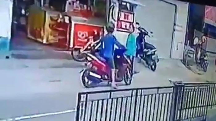 Aksi seorang pria usai isi BBM langsung kabur tanpa membayar di Klaten, Minggu (7/6/2020).