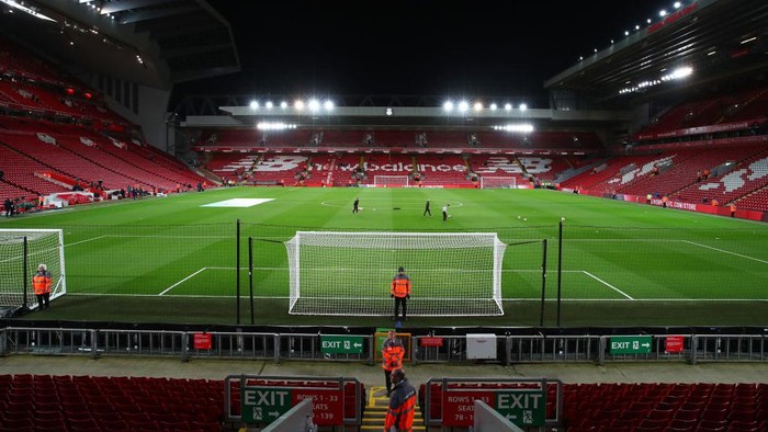 LIVERPOOL, ENGLAND - FEBRUARY 24: General view of the inside of the stadium prior to kick off during the Premier League match between Liverpool FC and West Ham United at Anfield on February 24, 2020 in Liverpool, United Kingdom. (Photo by Clive Brunskill/Getty Images)
