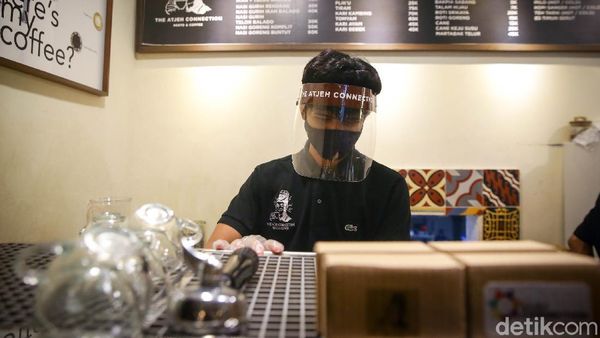Begini Praktik New Normal di Kafe dan Restoran