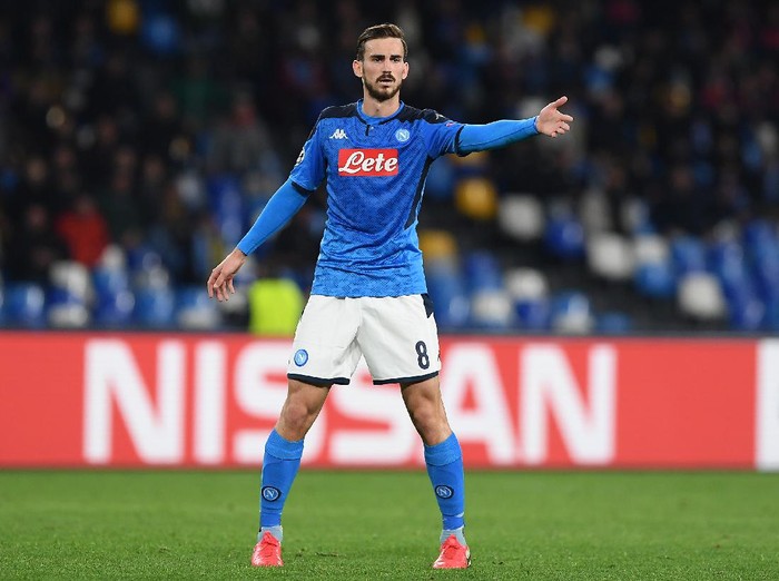NAPLES, ITALY - FEBRUARY 25: Fabian Ruiz of SSC Napoli during the UEFA Champions League round of 16 first leg match between SSC Napoli and FC Barcelona at Stadio San Paolo on February 25, 2020 in Naples, Italy. (Photo by Francesco Pecoraro/Getty Images)