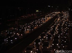 Data Waze: Kemacetan Lalu Lintas Naik Hingga 32,7% saat PSBB Transisi