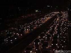 Data Waze: Kemacetan Lalu Lintas Naik Hingga 32,7% saat PSBB Transisi