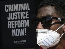 Cerita Demonstran George Floyd yang Juga Jadi Korban Rasisme