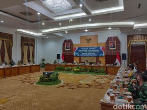 Masa Transisi Menuju New Normal di Surabaya Raya Selama 14 Hari Masa Transisi Menuju New Normal di Surabaya Raya Selama 14 Hari