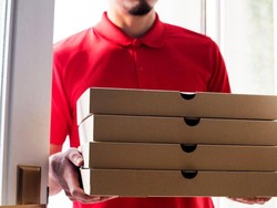 Hampir 10 Tahun Pria Ini Dapat Kiriman Pizza Misterius