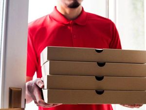 Hampir 10 Tahun Pria Ini Dapat Kiriman Pizza Misterius Hampir 10 Tahun Pria Ini Dapat Kiriman Pizza Misterius