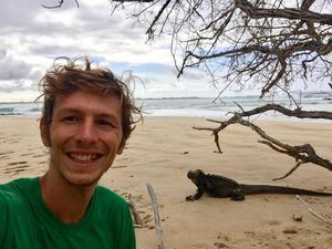 Terkurung di Pulau Terpencil, Pria Ini Berteman dengan Satwa Liar Terkurung di Pulau Terpencil, Pria Ini Berteman dengan Satwa Liar