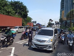 Pelanggar PSBB Surabaya Raya Capai 21.380, Terbanyak Tak Pakai Sarung Tangan
