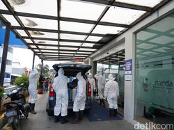 Kerap Diserang Hoax Corona, Relawan Mahasiswa Semangati Tim Medis di Makassar