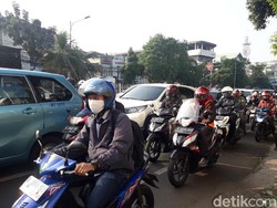 Video Kepadatan di Jalan Mampang Prapatan Arah Kuningan