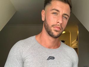 Foto: Mantan Model yang Hampir Jadi Gelandangan karena Diusir Pacar Foto: Mantan Model yang Hampir Jadi Gelandangan karena Diusir Pacar