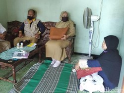 Ibu-Anak Tak Keluar Rumah 3 Hari Ternyata Sakit, Rumahnya Didobrak Tetangga