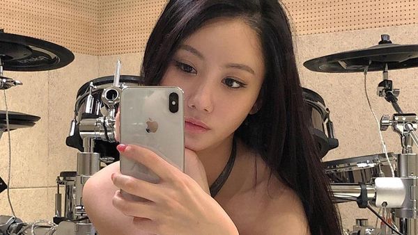 Pesona Drummer Terseksi di Korea, Jago Cover Lagu Metallica Hingga BTS