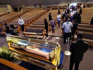 Video Iring-iringan Polisi Kawal Pemakaman George Floyd