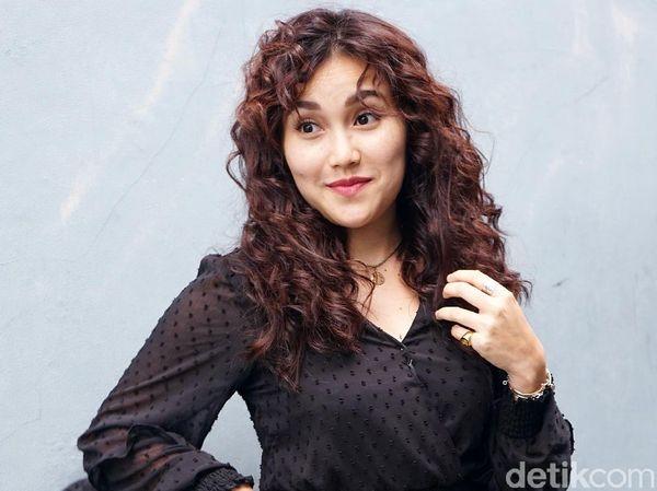 Ngaku Nggak Kenal Ayu Ting Ting, Nagita Slavina Coba Deh Lihat Foto Ini
