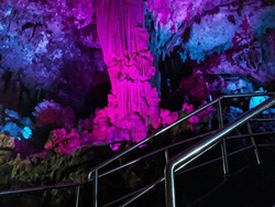 Cantiknya Gua Gong, Gua Terindah se-Asia Tenggara