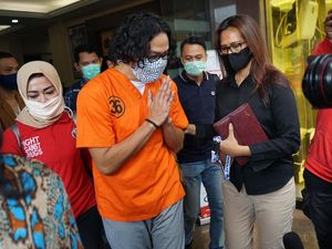 Dwi Sasono Berharap Pleidoinya Dikabulkan Majelis Hukum Dwi Sasono Berharap Pleidoinya Dikabulkan Majelis Hukum