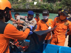 Nelayan Lobster yang Hilang di Tebing Gunungkidul Ditemukan Tewas Nelayan Lobster yang Hilang di Tebing Gunungkidul Ditemukan Tewas