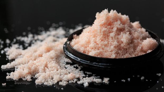 Fine grain pink salt from Himalayas