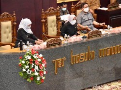 Gubernur Khofifah Dukung Raperda Obat Tradisional yang Digodok DPRD Jatim