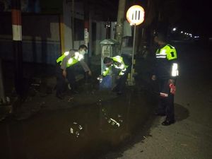 Tiga Pelajar Boncengan Motor Tewas Setelah Tabrak Truk di Blitar