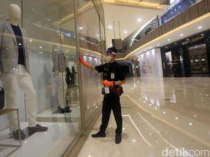 Mal Jakarta Buka Hari Ini, tapi Pikir-Pikir Kalau Cuma Hangout Mal Jakarta Buka Hari Ini, tapi Pikir-Pikir Kalau Cuma Hangout