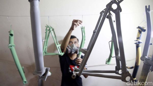 Melihat Salon Sepeda Kelas Premium Brompton