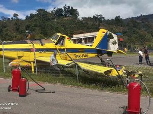 Pesawat Pengangkut BBM Tergelincir di Papua Pesawat Pengangkut BBM Tergelincir di Papua