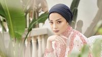 Foto: Gaya Nikita Willy Pakai Baju Modest dan Kerudung yang Bikin Pangling