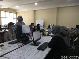 Situs PPDB Jabar Masih Sulit Diakses, Ortu di Cimahi Datangi Sekolah Lagi