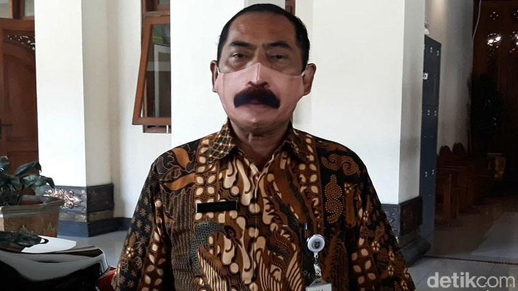 Ini Masker Kumis Wali Kota Solo yang Bikin Heboh Ini Masker Kumis Wali Kota Solo yang Bikin Heboh