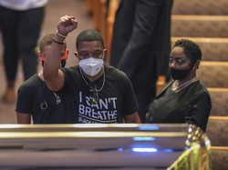 Ribuan Pelayat Berikan Penghormatan Terakhir untuk George Floyd