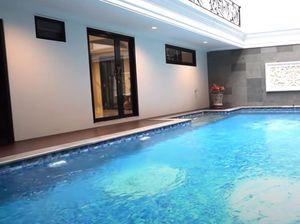 Mau Punya Kolam Renang di Rumah? Pertimbangkan Dulu Untung Ruginya