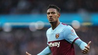 West Ham pernah membeli mahal Sebastien Haller di tahun 2019 dari Eintracht Frankfurt, seharga 50 juta Euro atau setara Rp 805 miliar. Haller cuma bikin tiga gol dari 16 laga di Liga Inggris, awal tahun 2021 dijual ke Ajax dan kini malah bersinar (Getty Images)