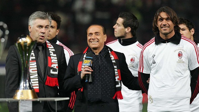 MILAN, ITALY - JANUARY 13: AC Milan coach Carlo Ancelotti, President of AC Milan Silvio Berlusconi and Paolo Maldini during a ceremony prior to the Serie A match between AC Milan and Napoli at the San Siro on January 13, 2008 in Milan Italy. (Photo by Newpress/Getty Images)