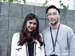 Cara Syahnaz Sadiqah dan Suami Jaga Anak Kembar dari COVID-19