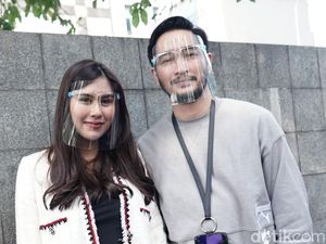 Urus Anak Kembar, Syahnaz dan Jeje Kerepotan Namun Bahagia