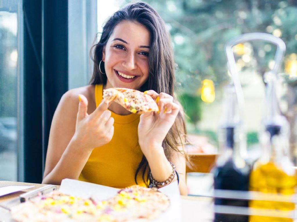 8 Tips Agar Tetap Aman saat Makan Siang di Restoran atau Mall