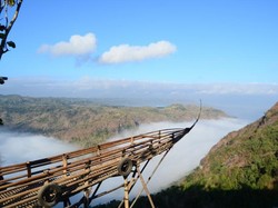 Jurang Tembelan Kanigoro, Spot Terbaik Berburu Pemandangan Bukit dan Awan