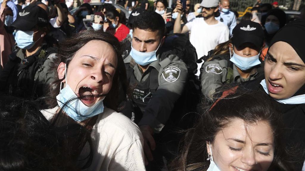 Aksi Protes Pembunuhan Pria Autis oleh Polisi Israel Aksi Protes Pembunuhan Pria Autis oleh Polisi Israel