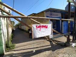 Aksi Tolak Rapid Test di Makassar Masih Terjadi, Pasang Spanduk-Tutup Gang