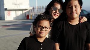 Potret Keakraban Artis Indonesia yang Akur dengan Anak Tiri