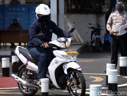 Polisi Terbitkan Buku Panduan Bikin SIM, Bisa Didapat di Mana?