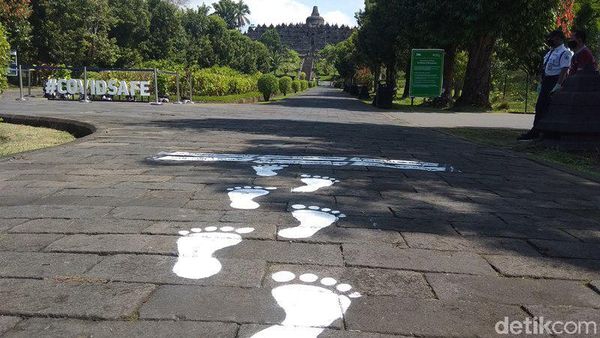 Potret New Normal di Candi Borobudur