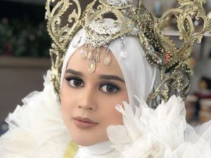 Inspirasi Foto Kehamilan Guardian Angel Cut Meyriska dan Roger Danuarta