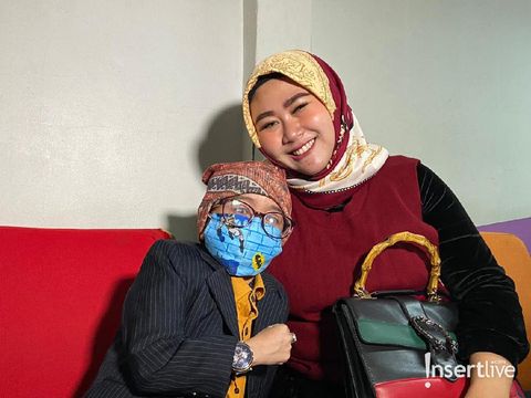 Daus Mini dan Istri