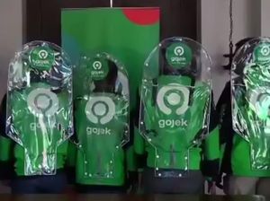 Gojek Uji Coba Sekat Pelindung untuk Layanan GoRide Gojek Uji Coba Sekat Pelindung untuk Layanan GoRide