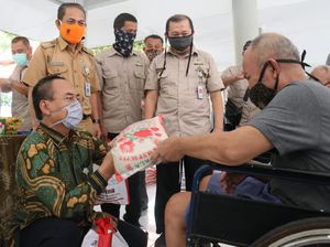 Kemensos Salurkan Bansos untuk Penyandang Disabilitas di Depok