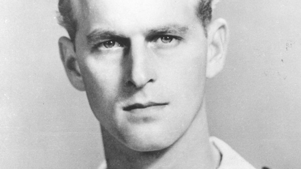 Foto Pangeran Philip Muda, Tampannya Bikin Hati Ratu Elizabeth II Bergetar Foto Pangeran Philip Muda, Tampannya Bikin Hati Ratu Elizabeth II Bergetar